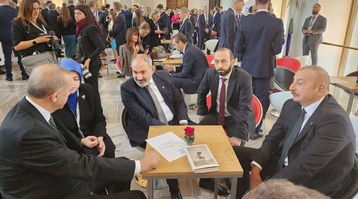 Erdoğan Prag’da, Aliyev ve Paşinyan ile bir araya geldi