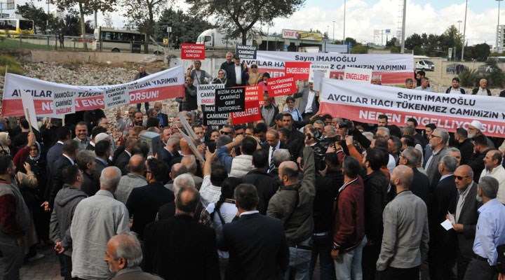 Hançerli, AKP’liler eylem yaparken alana gitti: İddialar asılsız, cami yapılmasını istiyoruz