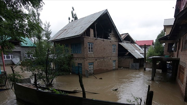 Hindistan'da şiddetli yağış nedeniyle 21 kişi hayatını kaybetti