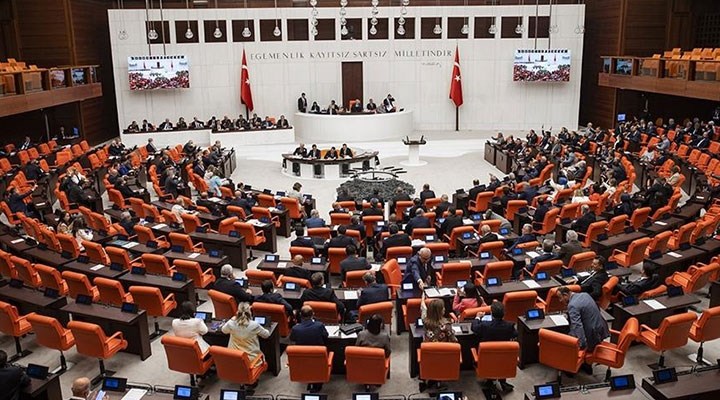 Kulis: AKP'nin 'başörtüsü' teklifinin detayları belli oldu