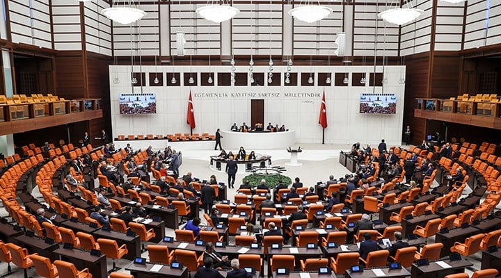 "Asgari ücretin altında maaş alan emeklilerin durumunun araştırılması" önergesi AKP ve MHP oylarıyla reddedildi
