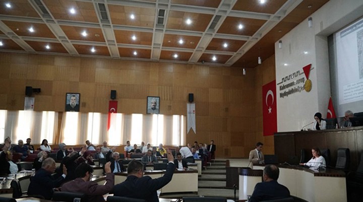 Maraş'ta 'suya yüzde 50 indirim' teklifi AKP'lilerin oylarıyla reddedildi