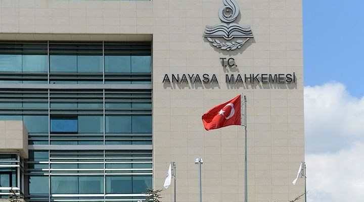 CHP, sansür yasasının tartışmalı maddesinin iptali için AYM'ye başvurdu