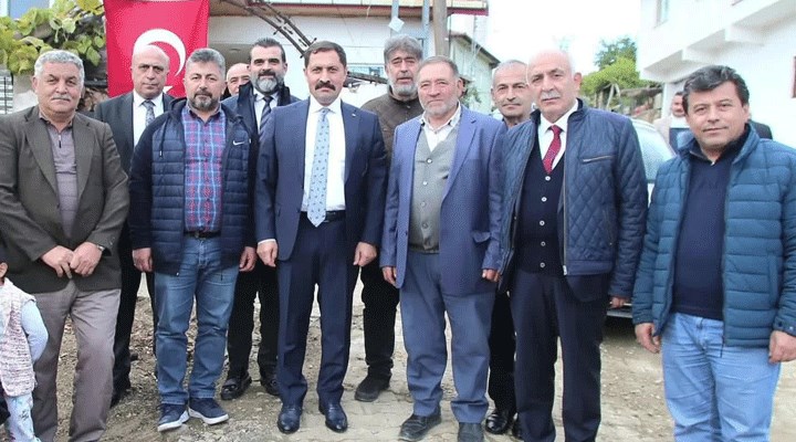 Amasya Valisi AKP'li yöneticiler ile kol kola esnaf ziyareti yaptı