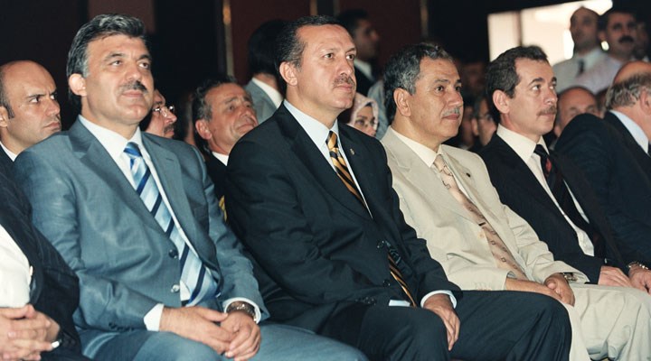 20 yıl önce İslamcılardan demokrasi bekleyen solcular, AKP iktidarını selamladı