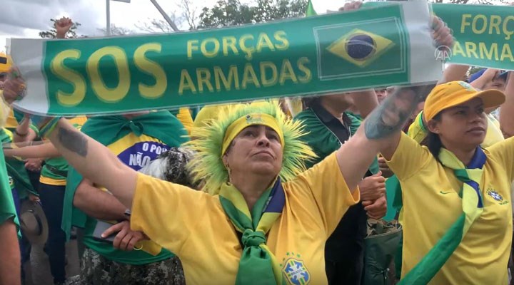 Brezilya’da sağcı Bolsonaro yanlıları sokağa çıktı, Lula’ya karşı darbe istedi