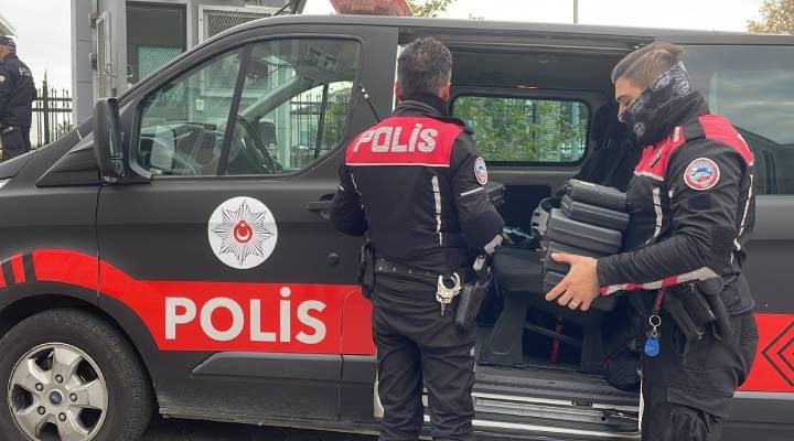 Samsun'da bir araçta 10 silah bulundu: 4 kişi yakalandı