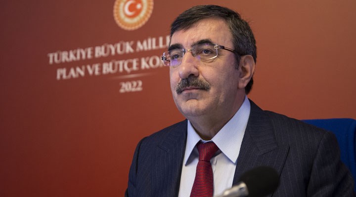 Soylu’ya ‘gık’ demeyen AKP’li Komisyon Başkanı, muhalefetin ilk cümlesinde ‘uyarı’ yaptı