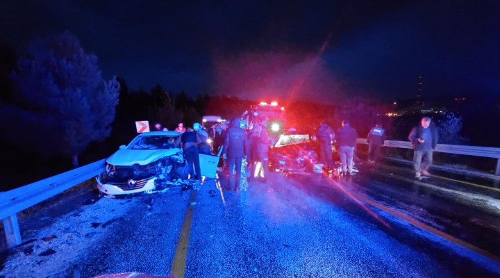 Bursa'da iki otomobil çarpıştı: 1 ölü, 5 yaralı
