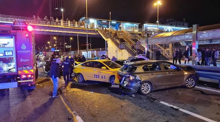 Mecidiyeköy'de 12 aracın karıştığı zincirleme kaza: Çok sayıda yaralı var
