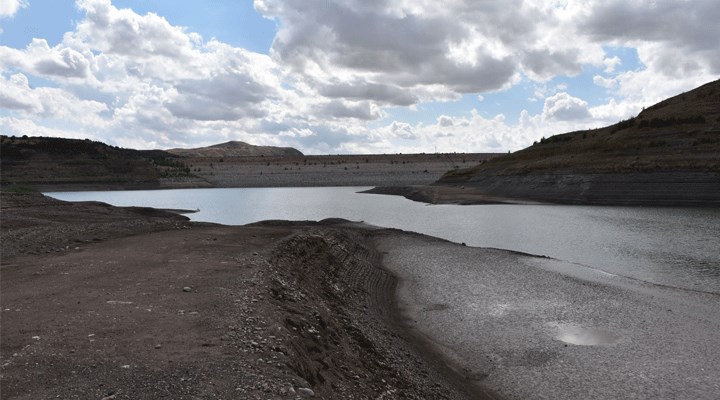 Sivas'ta '4 Eylül Barajı' kuruma noktasına geldi: 15-20 günlük su var