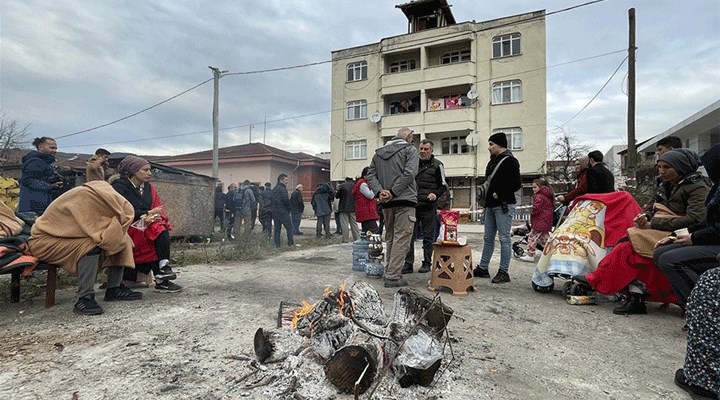 Düzce Valisi depremin bilançosunu açıkladı: 10 bini aşkın kişi çadırda kalıyor
