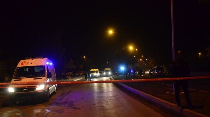 Manavgat'ta 'dur' ihtarına uymayan şüpheliler polisle çatıştı: 1 şüpheli öldü, 2 polis yaralandı
