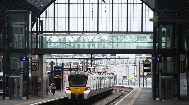 İngiltere'de zam talepleri karşılanmayan demiryolu işçileri greve gitmeyi planlıyor