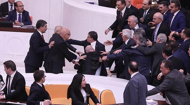 AKP’li Zafer Işık’a suç duyurusu