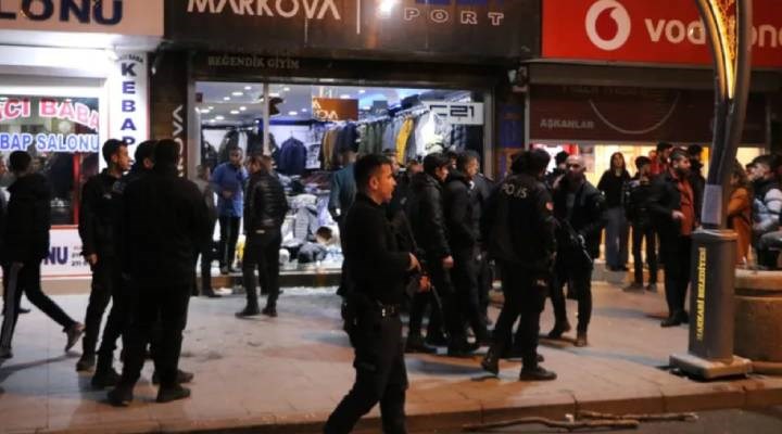 Hakkari'de silahlı kavga: MHP İl Başkanı'nın ifadesinin alındığı iddia edildi, 4 kişi gözaltında