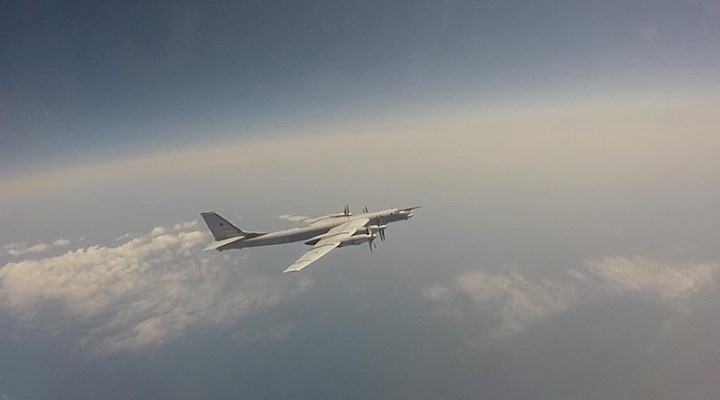 Çin'in 18 bombardıman uçağı Tayvan'ın hava savunma sahasına girdi