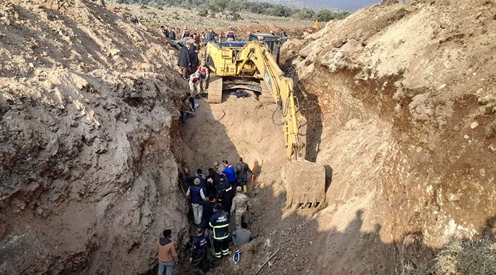 Kilis'te iş cinayeti: Su kanalı kazısında toprak altında kalan 2 işçi hayatını kaybetti