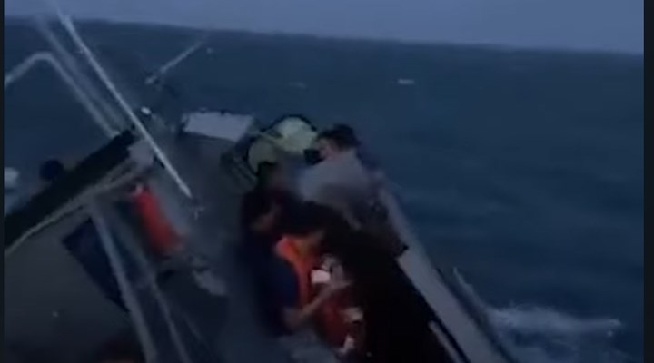 Tayland donanmasına ait gemi battı: 31 asker aranıyor