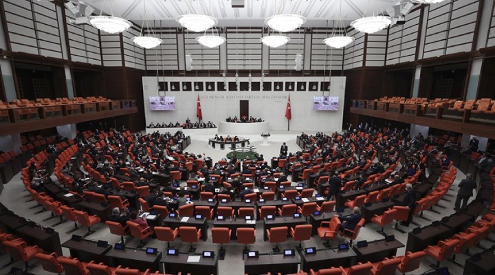 CHP'nin 'asgari ücretlinin maaşına haciz gelmesin' önerisi AKP ve MHP oylarıyla reddedildi