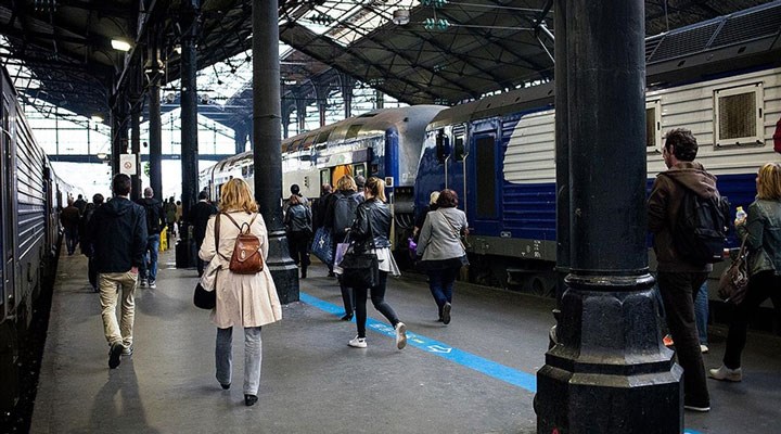 Fransa, iptal edilen seferler nedeniyle yolculara bilet parasının 2 katını geri ödeyecek