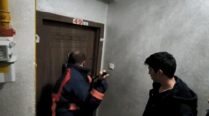Evinde baygın halde bulunan öğretmen Ayşe Fakirullahoğlu, yoğun bakıma kaldırıldı