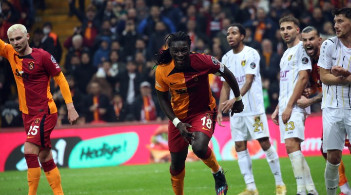 Gomis'in golleri Galatasaray'ı liderliğe taşıdı