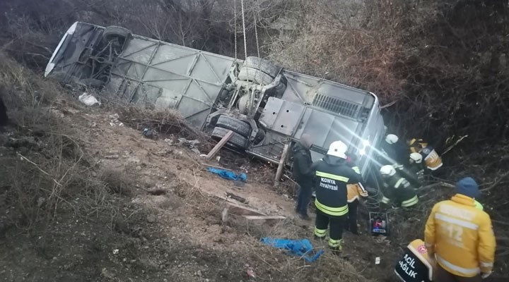 Konya'da yolcu otobüsü devrildi: Çok sayıda yaralı