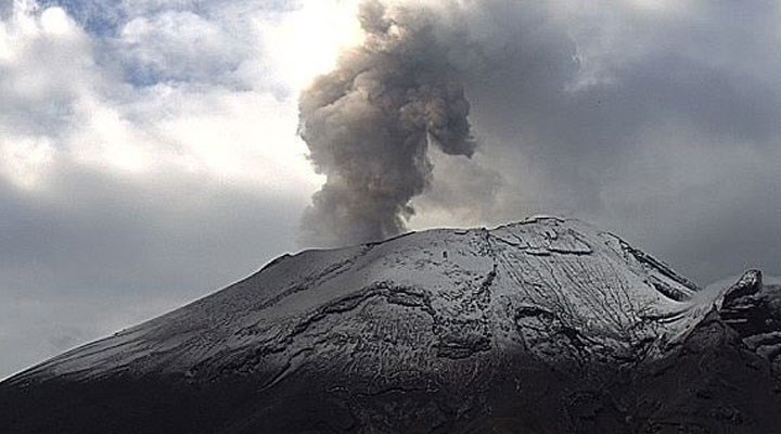 Meksika'daki Popocatepetl Yanardağı'nda yeni patlama