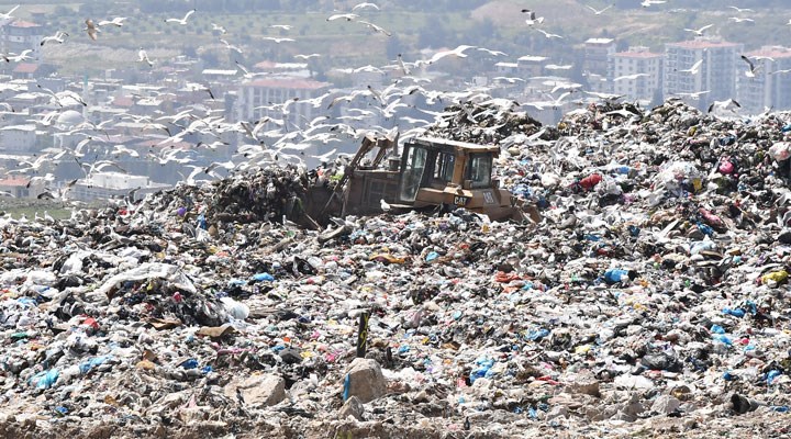 15 yıl ömür biçilen Harmandalı çöplüğü 30 yıldır kullanılıyor: Heyelan ve patlama riski var
