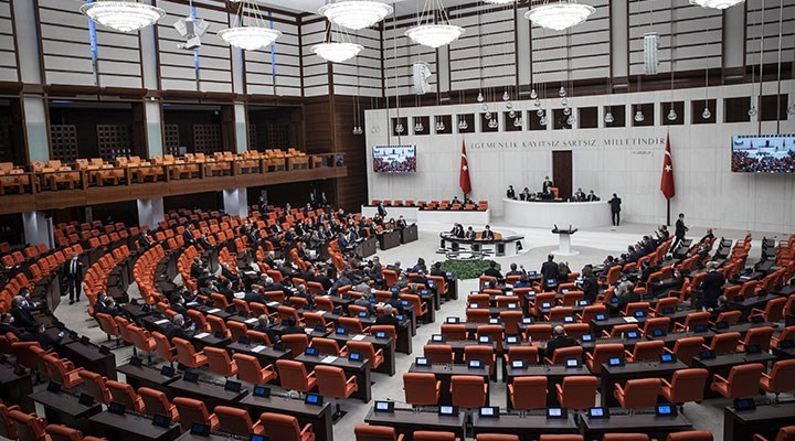 CHP'nin emekli maaşı teklifi AKP ve MHP oylarıyla reddedildi
