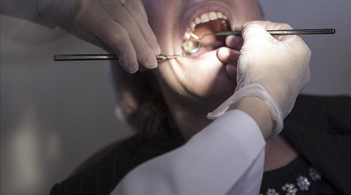 Sahte diş doktoru 'suçüstü' yakalandı: 5 yıla kadar hapsi isteniyor