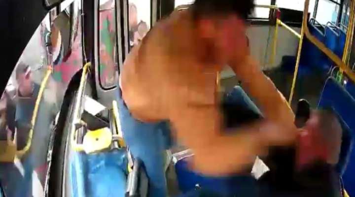 Kocaeli'de halk otobüsü şoförünü darbeden kişi yakalandı