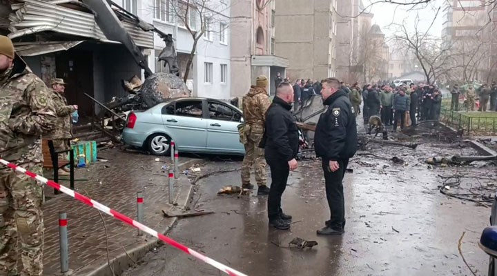 Ukrayna'da helikopter düştü: İçişleri Bakanı dahil 14 kişi hayatını kaybetti