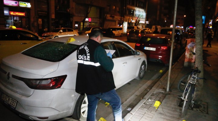 Eskişehir'de park halindeki 3 otomobile silahla ateş edildi