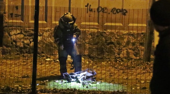 Diyarbakır'da tren rayına bırakılan çanta fünyeyle patlatıldı