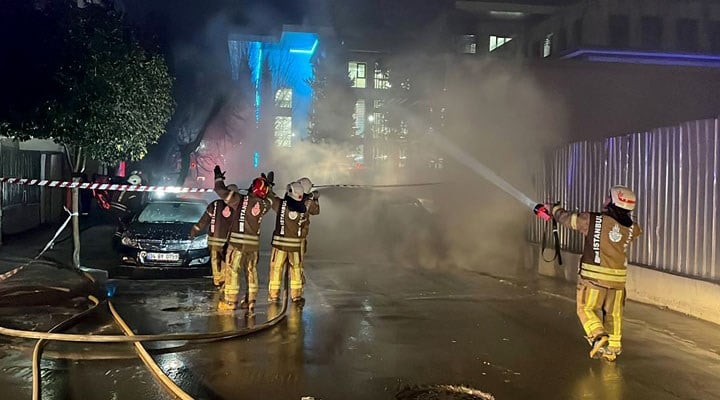Zeytinburnu'nda doğalgaz patlaması: 3 araç yandı