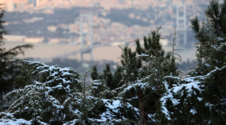 Fotoğraflarla: İstanbul'da kar yağışı etkili oldu