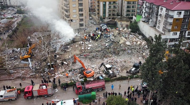 Kahramanmaraş'ta 7.4 büyüklüğünde deprem: Çok sayıda can kaybı var, 4.  seviye alarm verildi!