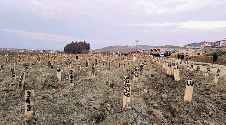 Hatay’da deprem mezarlığı kuruldu
