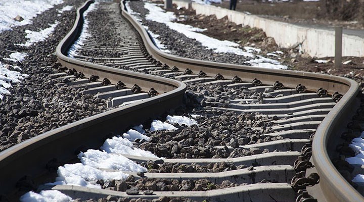 TCDD’ye depremde hasar gören demiryollarını onarması için çağrı yapıldı