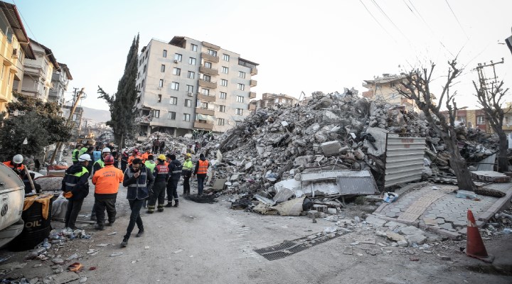 Depremzede polis: Emniyet depremzede polislere izin ve kalacak yer vermedi, perişanız