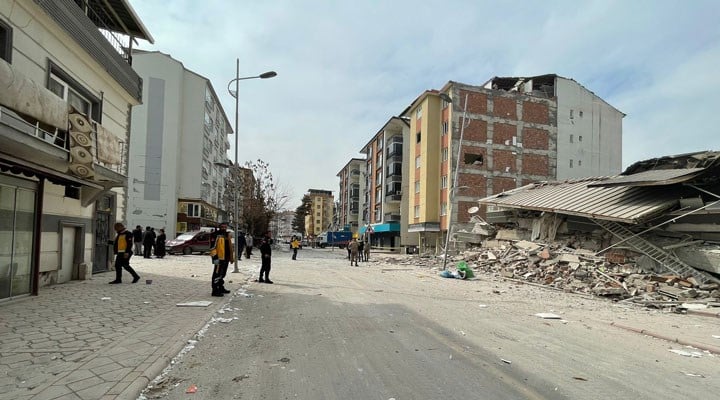 Malatya'da 5,6 büyüklüğünde deprem: 1 kişi hayatını kaybetti, 110 kişi yaralandı