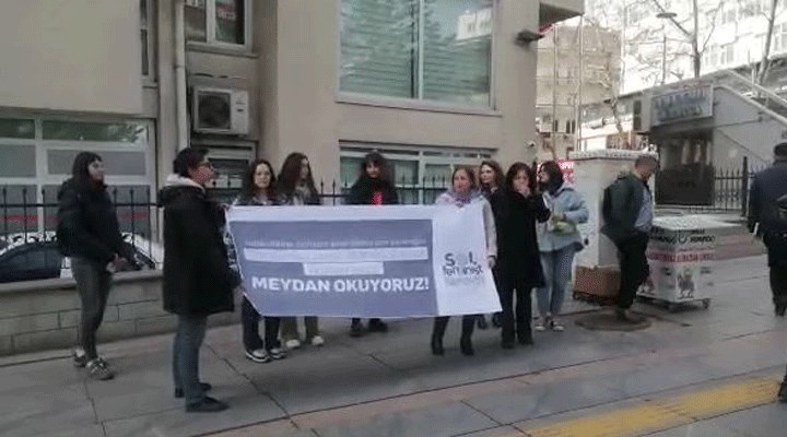 Sol Feminist Hareket'ten, 'kayıp çocuklar' için Aile Bakanlığı'nın önünde eylem