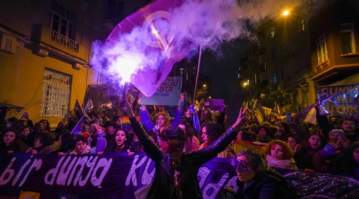 Beyoğlu Kaymakamlığı, 'Feminist Gece Yürüyüşü'nü yasakladı!