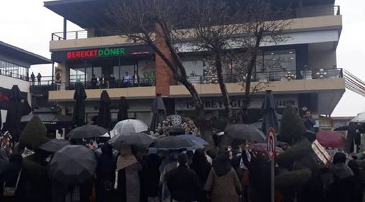 Selin Ciğerci'ye saldırı girişimi: Tekbirlerle 'Konya'dan defol' sloganı attılar