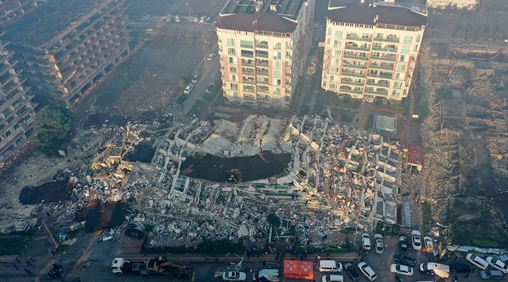 Depremlerde yıkılan binalarla ilgili sorumluluğu tespit edilen şüpheli sayısı yükseldi
