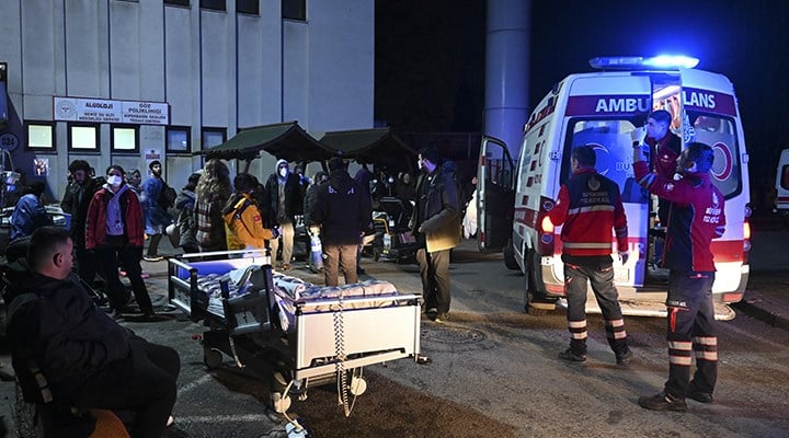 Üsküdar'da hastane yangını: 1 kişi yaşamını yitirdi