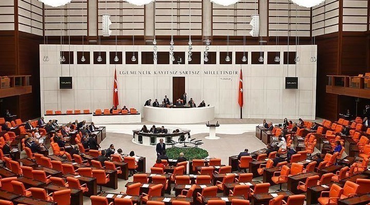 Üniversitelerdeki sorunlarla ilgili görüşme önerisi, AKP ve MHP oylarıyla reddedildi