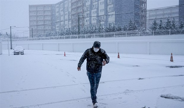 fotograflarla-istanbul-da-kar-yagisi-etkili-oldu-830502-1.